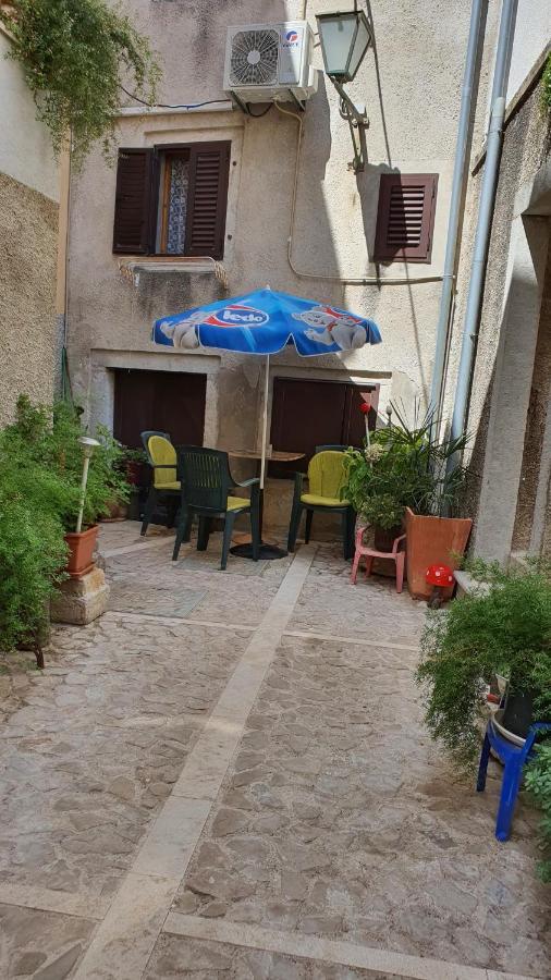 Franceska Apartmani Крес Екстериор снимка