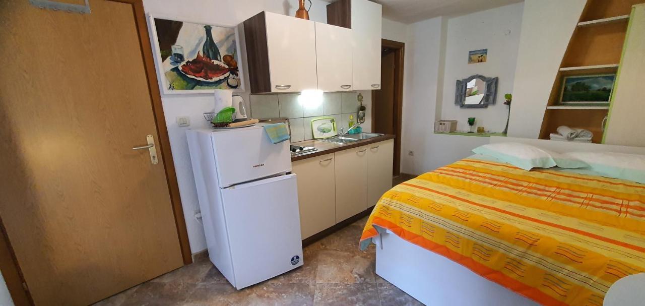 Franceska Apartmani Крес Екстериор снимка